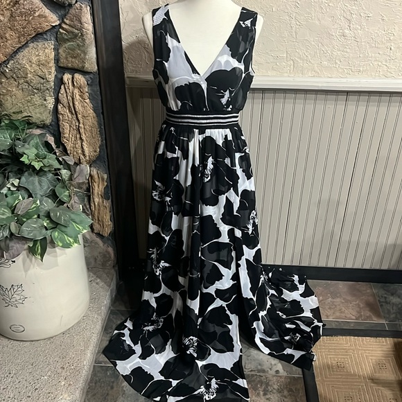 White House Black Market Dresses & Skirts - 💕 WhiteHouse/BlackMarket Dress